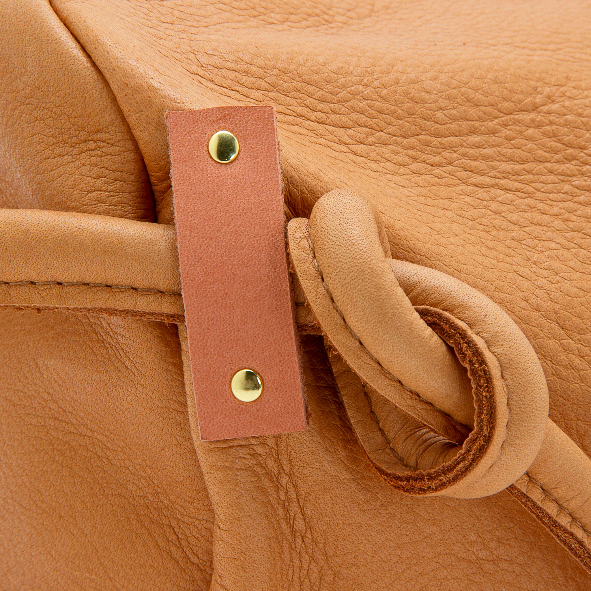 8.6.4 Design, Barrel Zipper Pouch - Tan