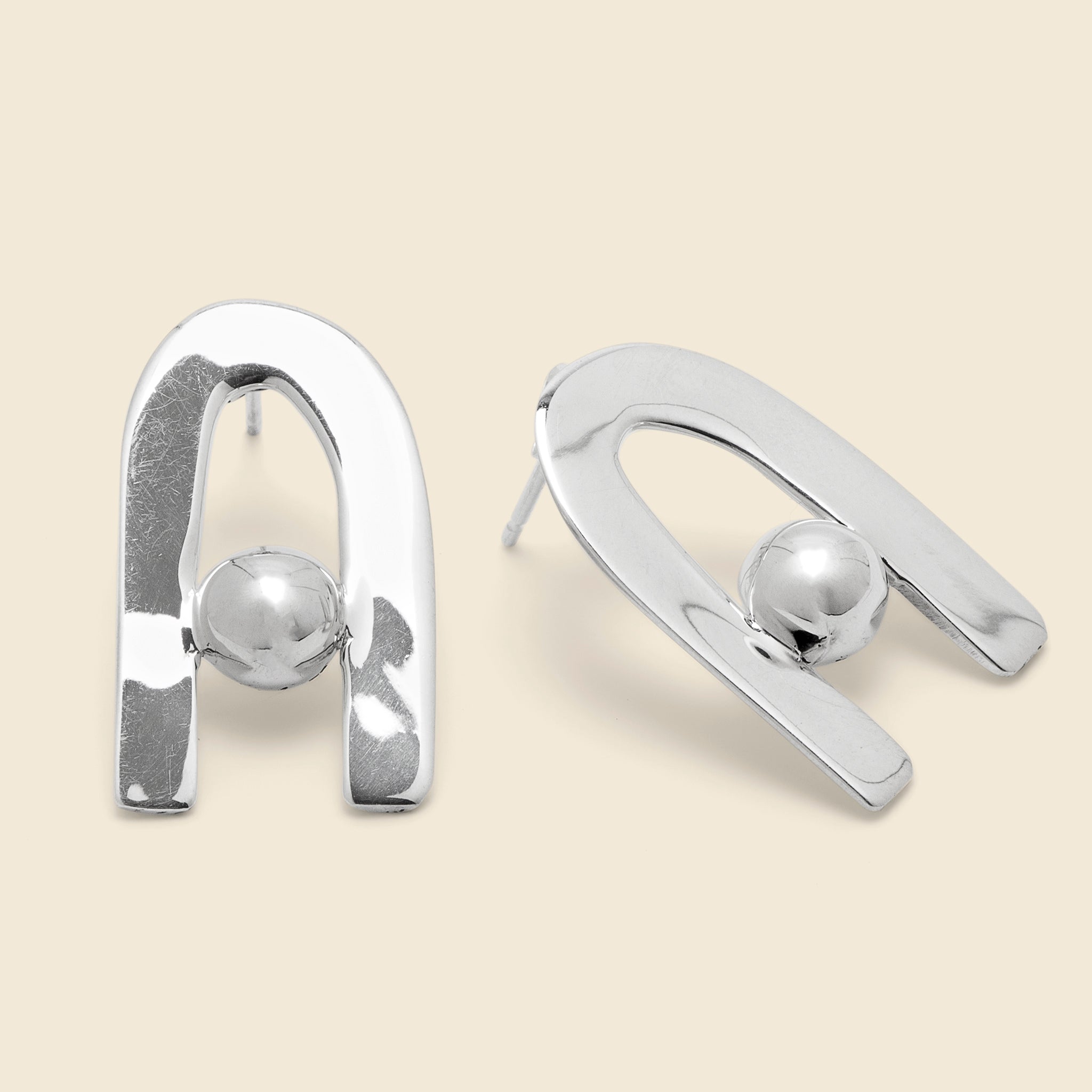 8.6.4 Design, Curve Dot Stud Earrings - Sterling Silver